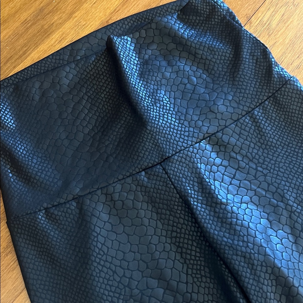 CHERISH BLACK SNAKE SKIN FAUX LEATHER LEGGINGS - Picture 4 of 12